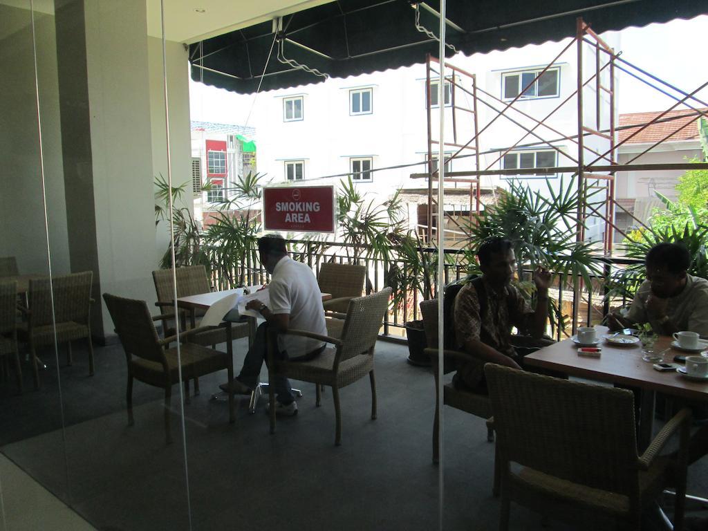 Borneo Hotel Pontianak Exteriér fotografie