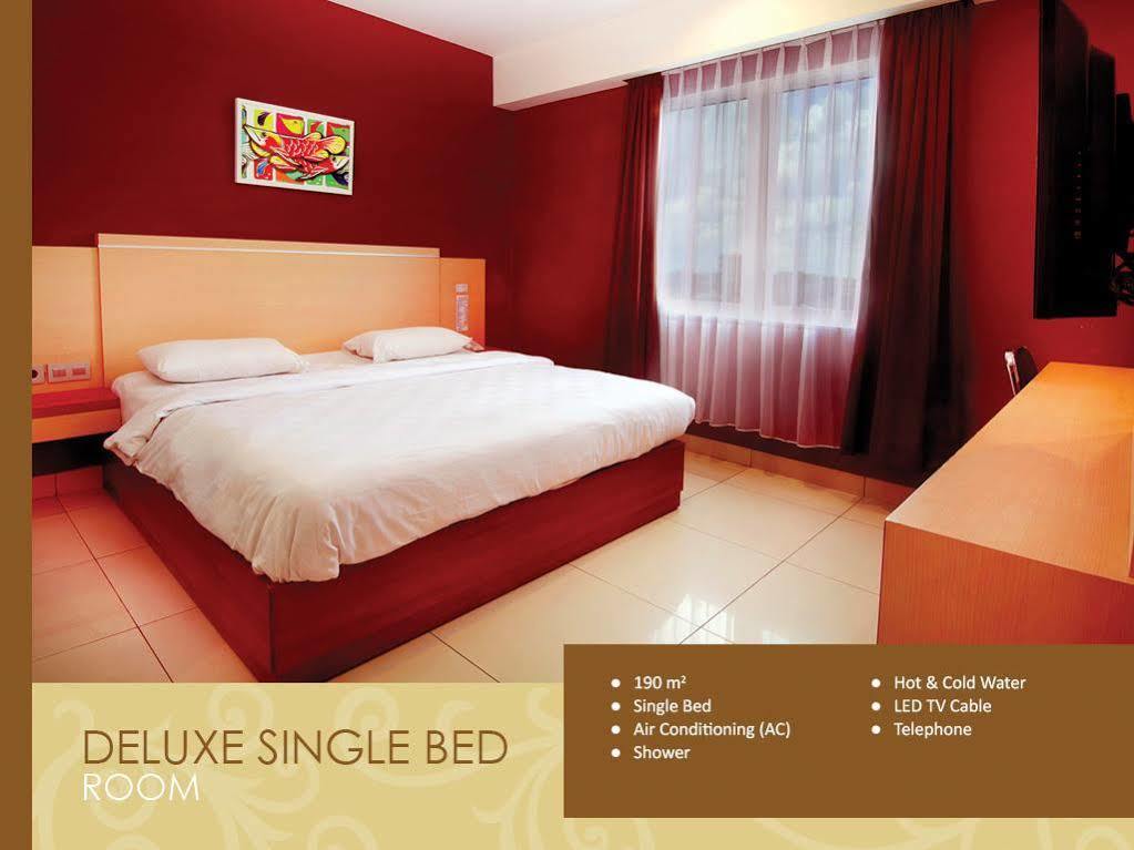Borneo Hotel Pontianak Exteriér fotografie